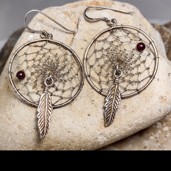 Vintage Native Southwestern Rhodolite Garnet Dreamcatcher Earrings - Picture 5 of 9